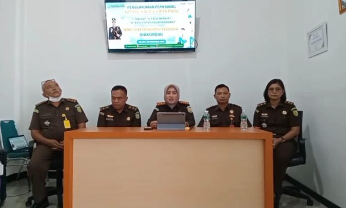 TEROBOSAN HUKUM: Peringati HAKORDIA, Kejari Pasbar Bongkar TPPU Koruptor dan Selamatkan Rp 617 Juta Lebih!