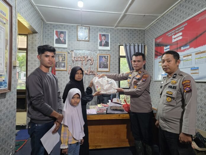 Tangis Asyifa Mereda, Kepedulian Polres Pasbar Hadirkan Harapan Baru bagi Bocah Penyintas Longsor Sinuruik