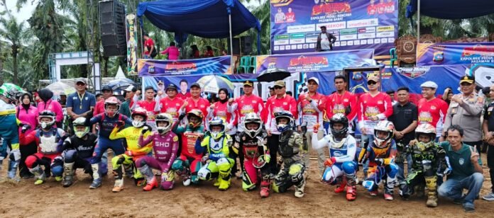 Peduli Bencana Sumbar, Kapolres Pasbar Jadikan Turnamen Motocross Wadah Solidaritas